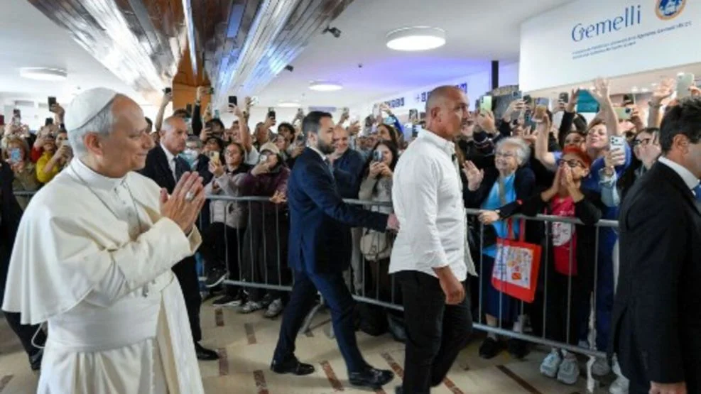 el-papa-leon-xiv-se-dirige-al-quirofano-para-someterse-a-una-operacion-2347318